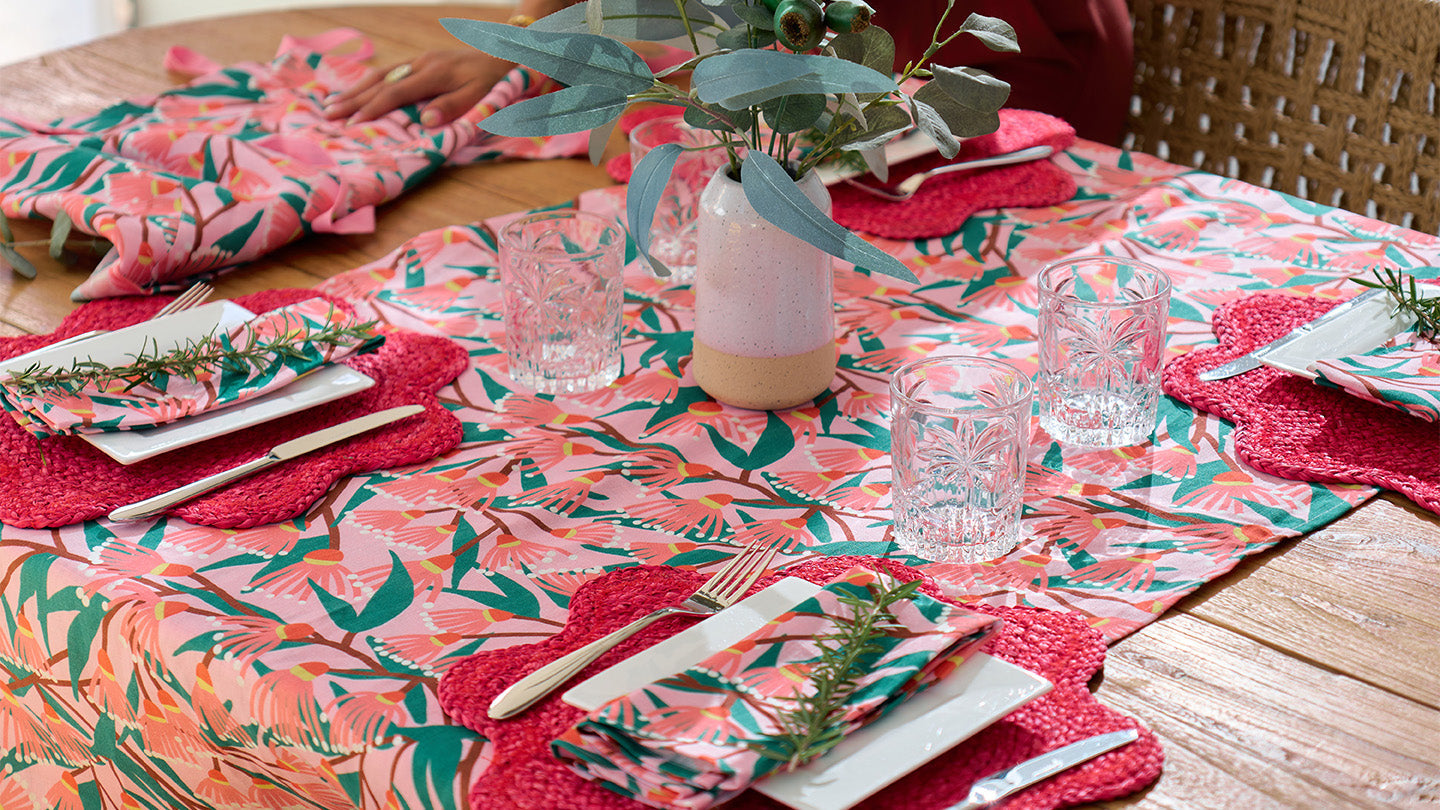 Tablecloths & Runners