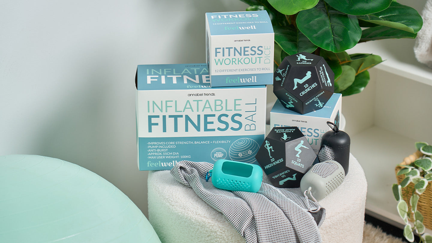 Pilates socks, resistant bands, waters and sports towel