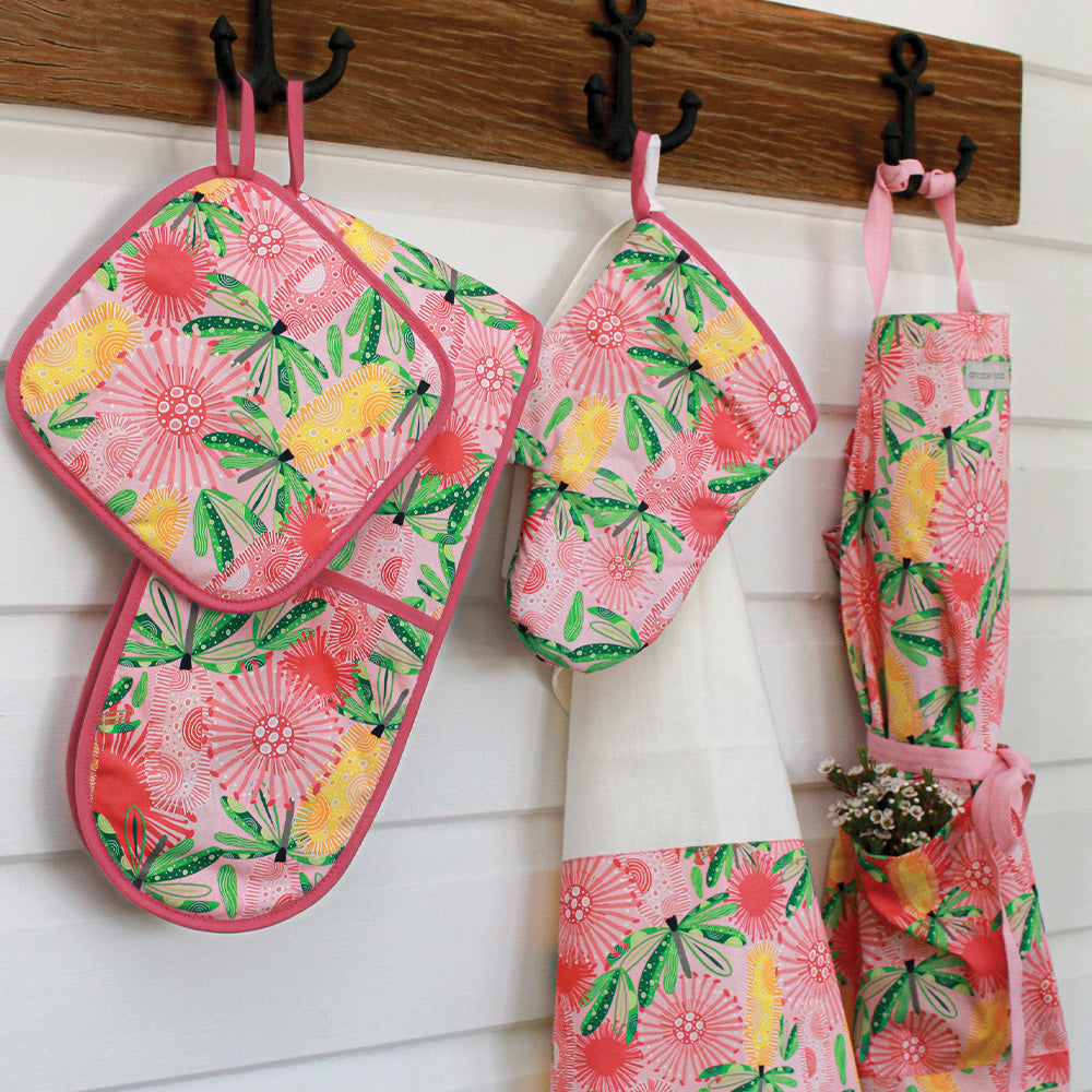 Annabel Trends Pink Banksia double oven mits, kitchen linens