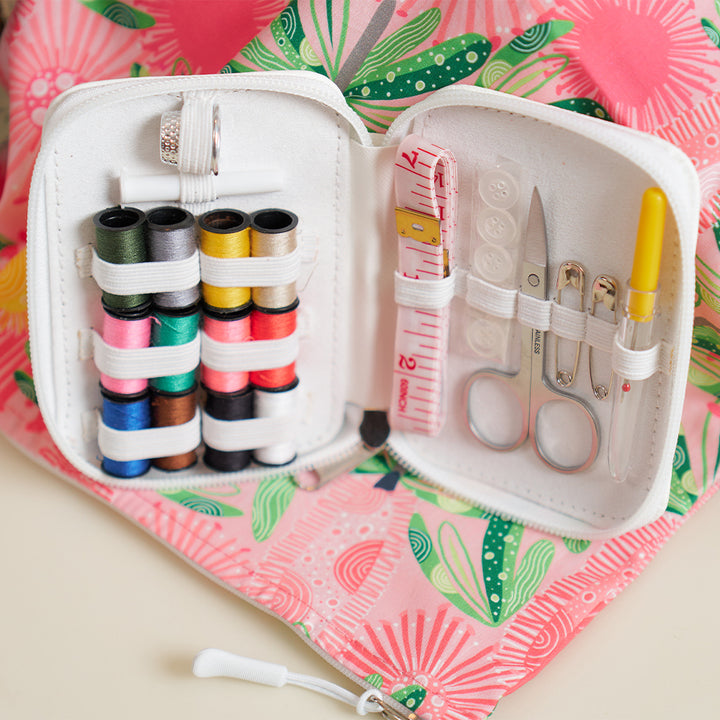 Annabel Trends - AT Travel Sewing kit
