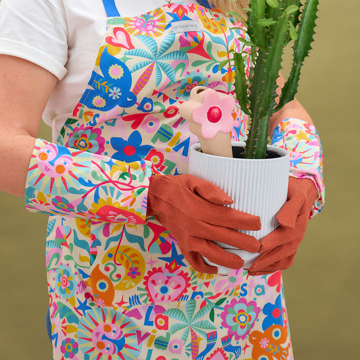 annabel trends fiesta apron and long sleeve garden gloves
