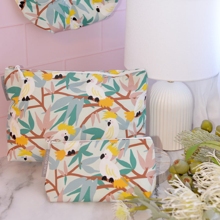 Annabel Trends White Cockatoo Cotton Bathroom range, cosmetic bags, shower cap