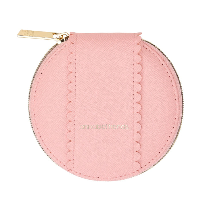 Vanity scallop manicure set