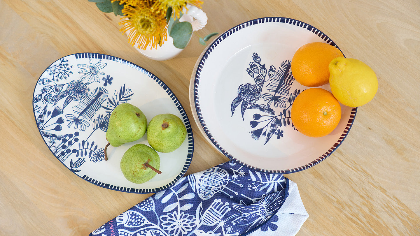 Abstract Gum Table setting