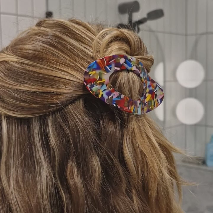 Tamed Flat Hair Claw