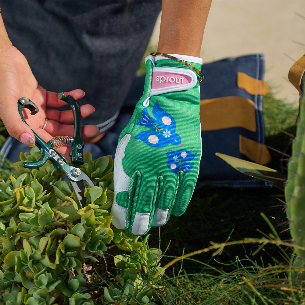 Annabel Trends Sprout Denim half waist apron, kneeling mat, sprout goatskin gloves in fiesta, pruners