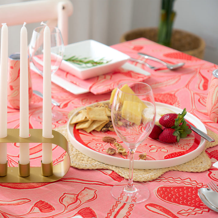 Annabel Trends trailing natives linen tablecloth and serving plate