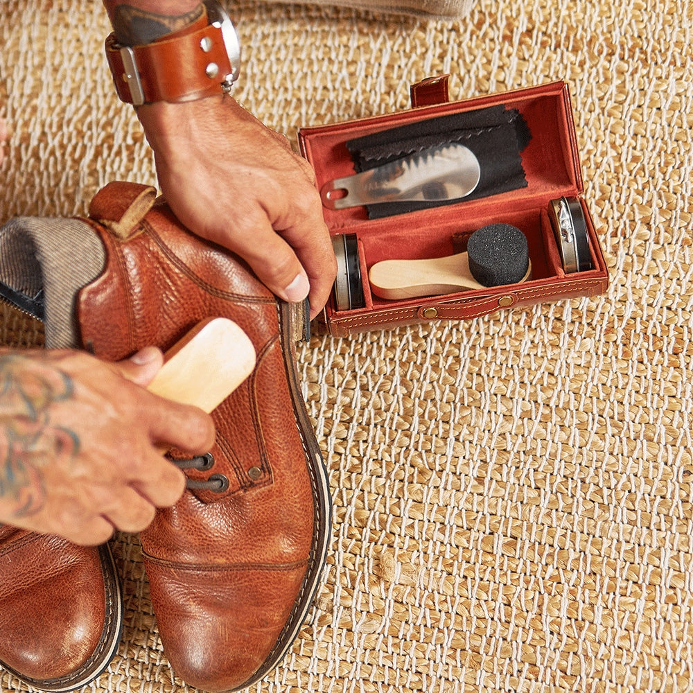 Gentleman's shoe shine kit clearance