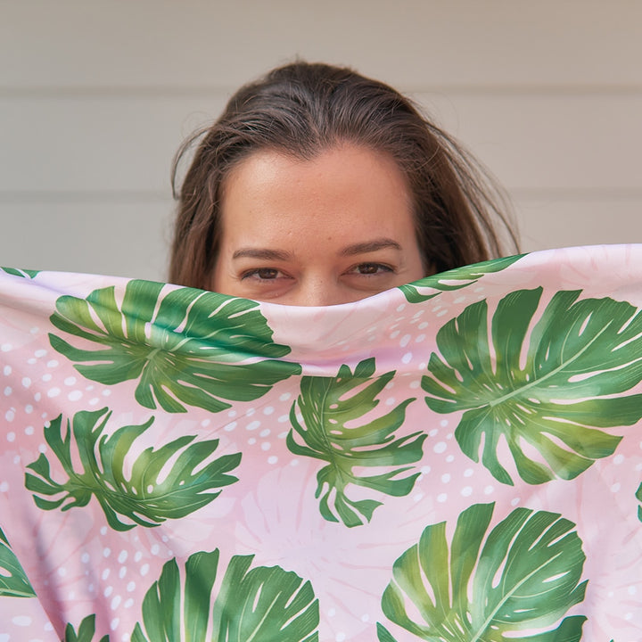 Square scarf - spotty monstera